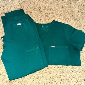 Figs Scrub Set - Hunter Green Size Small